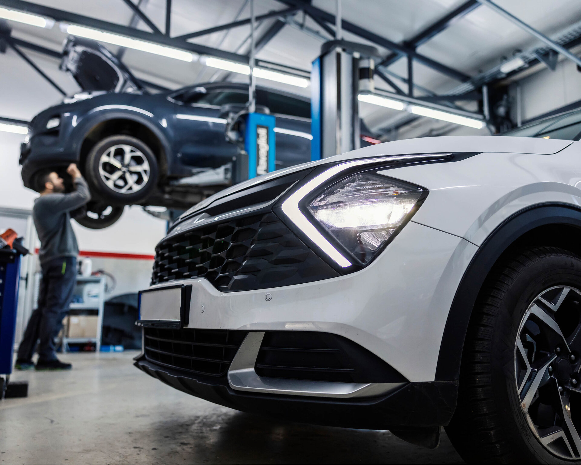 Werkstatt mit Autos