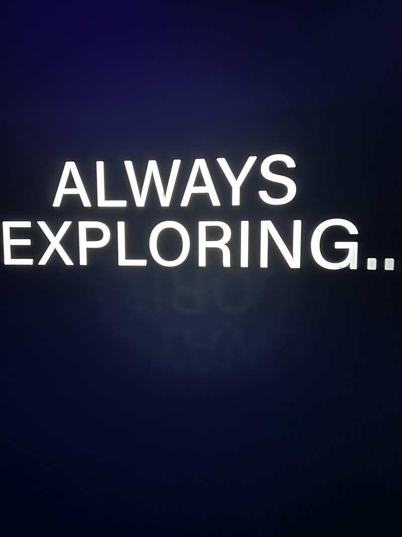 Schriftzug Always Exploring